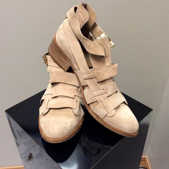 HOUSE OF HARLOW Tan Suede Leather Strappy Ankle Boots Booties Andromeda Size 9 - Picture 1 of 5